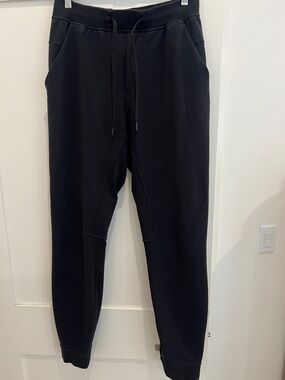 Lululemon Black Men's Soft Jersey Jogger Sweatpants. In Medium Tall.